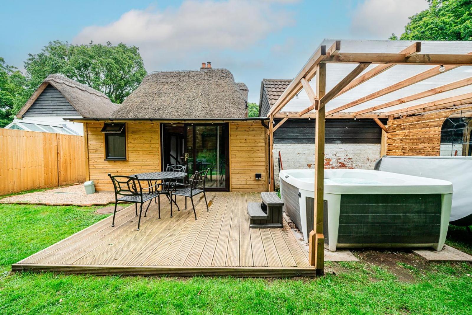 Cozy Cottage With Hot Tub! Cadnam Exterior photo
