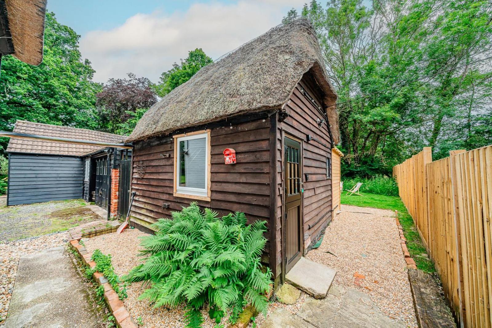 Cozy Cottage With Hot Tub! Cadnam Exterior photo